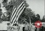 Standbild United States Frauen Ernte Weintrauben Florin California USA, 1918, aus Sekunde 4 historischem Filmmaterial Videoclip 65675069480