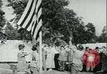 Standbild United States Frauen Ernte Weintrauben Florin California USA, 1918, aus Sekunde 7 historischem Filmmaterial Videoclip 65675069480
