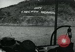 Standbild United States Frauen Ernte Weintrauben Florin California USA, 1918, aus Sekunde 44 historischem Filmmaterial Videoclip 65675069480