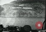 Standbild United States Frauen Ernte Weintrauben Florin California USA, 1918, aus Sekunde 50 historischem Filmmaterial Videoclip 65675069480