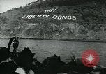 Standbild United States Frauen Ernte Weintrauben Florin California USA, 1918, aus Sekunde 59 historischem Filmmaterial Videoclip 65675069480