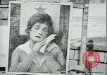 Immagine di Artista dipinge poster Chicago Illinois USA, 1918, secondo 12 filmato di repertorio 65675069483