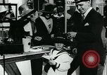 Immagine di Trofei e cimeli di famiglia Chicago Illinois USA, 1918, secondo 11 filmato di repertorio 65675069484