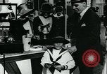 Immagine di Trofei e cimeli di famiglia Chicago Illinois USA, 1918, secondo 12 filmato di repertorio 65675069484