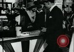 Immagine di Trofei e cimeli di famiglia Chicago Illinois USA, 1918, secondo 14 filmato di repertorio 65675069484
