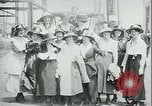Immagine di Maschera a gas operai premiati New York City USA, 1918, secondo 6 filmato di repertorio 65675069485