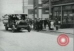 Immagine di Maschera a gas operai premiati New York City USA, 1918, secondo 8 filmato di repertorio 65675069485