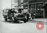 Immagine di Maschera a gas operai premiati New York City USA, 1918, secondo 11 filmato di repertorio 65675069485