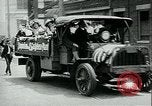 Immagine di Maschera a gas operai premiati New York City USA, 1918, secondo 16 filmato di repertorio 65675069485