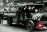 Immagine di Maschera a gas operai premiati New York City USA, 1918, secondo 17 filmato di repertorio 65675069485