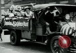 Immagine di Maschera a gas operai premiati New York City USA, 1918, secondo 18 filmato di repertorio 65675069485