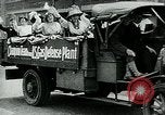 Immagine di Maschera a gas operai premiati New York City USA, 1918, secondo 19 filmato di repertorio 65675069485