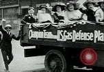 Immagine di Maschera a gas operai premiati New York City USA, 1918, secondo 21 filmato di repertorio 65675069485
