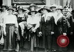 Immagine di Maschera a gas operai premiati New York City USA, 1918, secondo 23 filmato di repertorio 65675069485