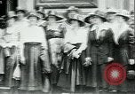 Immagine di Maschera a gas operai premiati New York City USA, 1918, secondo 24 filmato di repertorio 65675069485