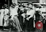 Immagine di Maschera a gas operai premiati New York City USA, 1918, secondo 28 filmato di repertorio 65675069485