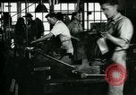 Immagine di Un fucile factory United States USA, 1917, secondo 6 filmato di repertorio 65675069497