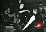 Immagine di Un fucile factory United States USA, 1917, secondo 18 filmato di repertorio 65675069497