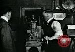 Immagine di Un fucile factory United States USA, 1917, secondo 45 filmato di repertorio 65675069497