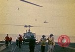 Immagine di Evacuazione dei rifugiati da Saigon Sul mare del sud della Cina, 1975, secondo 4 filmato di repertorio 65675069506