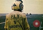 Immagine di Evacuazione dei rifugiati da Saigon Sul mare del sud della Cina, 1975, secondo 10 filmato di repertorio 65675069506
