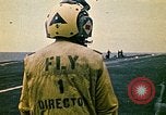 Immagine di Evacuazione dei rifugiati da Saigon Sul mare del sud della Cina, 1975, secondo 11 filmato di repertorio 65675069506
