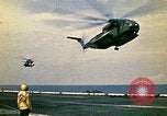 Immagine di Evacuazione dei rifugiati da Saigon Sul mare del sud della Cina, 1975, secondo 12 filmato di repertorio 65675069506