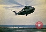 Immagine di Evacuazione dei rifugiati da Saigon Sul mare del sud della Cina, 1975, secondo 14 filmato di repertorio 65675069506