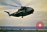 Immagine di Evacuazione dei rifugiati da Saigon Sul mare del sud della Cina, 1975, secondo 16 filmato di repertorio 65675069506