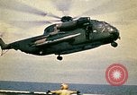 Immagine di Evacuazione dei rifugiati da Saigon Sul mare del sud della Cina, 1975, secondo 20 filmato di repertorio 65675069506