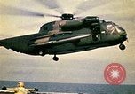 Immagine di Evacuazione dei rifugiati da Saigon Sul mare del sud della Cina, 1975, secondo 22 filmato di repertorio 65675069506