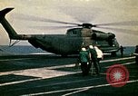 Immagine di Evacuazione dei rifugiati da Saigon Sul mare del sud della Cina, 1975, secondo 25 filmato di repertorio 65675069506