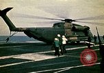 Immagine di Evacuazione dei rifugiati da Saigon Sul mare del sud della Cina, 1975, secondo 26 filmato di repertorio 65675069506