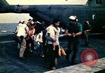 Immagine di Evacuazione dei rifugiati da Saigon Sul mare del sud della Cina, 1975, secondo 37 filmato di repertorio 65675069506