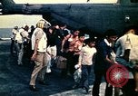 Immagine di Evacuazione dei rifugiati da Saigon Sul mare del sud della Cina, 1975, secondo 39 filmato di repertorio 65675069506