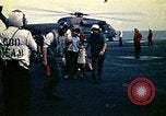 Immagine di Evacuazione dei rifugiati da Saigon Sul mare del sud della Cina, 1975, secondo 41 filmato di repertorio 65675069506