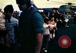 Immagine di Evacuazione dei rifugiati da Saigon Sul mare del sud della Cina, 1975, secondo 47 filmato di repertorio 65675069506