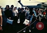 Immagine di Evacuazione dei rifugiati da Saigon Sul mare del sud della Cina, 1975, secondo 55 filmato di repertorio 65675069506