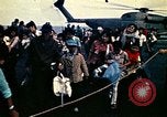 Immagine di Evacuazione dei rifugiati da Saigon Sul mare del sud della Cina, 1975, secondo 58 filmato di repertorio 65675069506