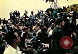 Immagine di Principali VNAF Buang-Ly sbarco di un Cessna O-1 sulla USS Midway Sul mare del sud della Cina, 1975, secondo 3 filmato di repertorio 65675069507