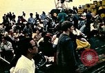Immagine di Principali VNAF Buang-Ly sbarco di un Cessna O-1 sulla USS Midway Sul mare del sud della Cina, 1975, secondo 4 filmato di repertorio 65675069507