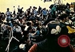 Immagine di Principali VNAF Buang-Ly sbarco di un Cessna O-1 sulla USS Midway Sul mare del sud della Cina, 1975, secondo 9 filmato di repertorio 65675069507