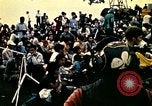 Immagine di Principali VNAF Buang-Ly sbarco di un Cessna O-1 sulla USS Midway Sul mare del sud della Cina, 1975, secondo 10 filmato di repertorio 65675069507