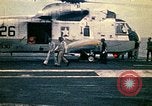 Immagine di Principali VNAF Buang-Ly sbarco di un Cessna O-1 sulla USS Midway Sul mare del sud della Cina, 1975, secondo 15 filmato di repertorio 65675069507