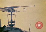 Immagine di Principali VNAF Buang-Ly sbarco di un Cessna O-1 sulla USS Midway Sul mare del sud della Cina, 1975, secondo 31 filmato di repertorio 65675069507