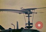 Immagine di Principali VNAF Buang-Ly sbarco di un Cessna O-1 sulla USS Midway Sul mare del sud della Cina, 1975, secondo 32 filmato di repertorio 65675069507