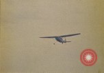 Immagine di Principali VNAF Buang-Ly sbarco di un Cessna O-1 sulla USS Midway Sul mare del sud della Cina, 1975, secondo 45 filmato di repertorio 65675069507