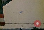 Immagine di Principali VNAF Buang-Ly sbarco di un Cessna O-1 sulla USS Midway Sul mare del sud della Cina, 1975, secondo 49 filmato di repertorio 65675069507