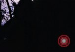 Immagine di Jungle combattere con le pistole di macchina Il Vietnam, 1967, secondo 61 filmato di repertorio 65675069514