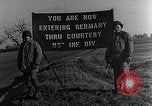 Standbild 95th Infantry Division Saarlautern Deutschland, 1944, aus Sekunde 8 historischem Filmmaterial Videoclip 65675069527